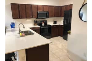 260 NW 109th Ave Apt 101, Miami, FL 33172, Sold 04/25/24