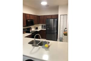 260 NW 109th Ave Apt 101, Miami, FL 33172, Sold 04/25/24