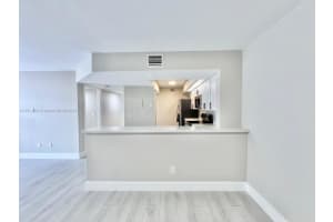 18880 NW 57th Ave APT 201, Hialeah, FL 33015, Sold 05/31/24