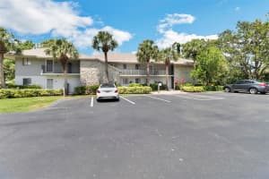 746 Eagle Creek Dr Unit 203, Naples, FL 34113, Sold 04/15/24