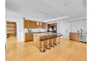 2000 N Bayshore Dr APT 305, Miami, FL 33137, Sold 10/21/24
