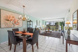9811 N Hollybrook Lake Dr APT 309, Pembroke Pines, FL 33025, Sold 04/24/24