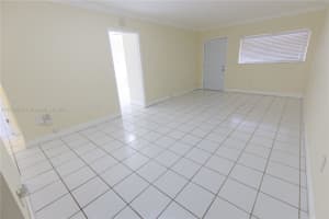 7774 W 29th Ln Apt 101-36, Hialeah, FL 33018, Sold 10/17/24