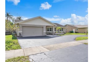 5712 SW 118th Ave, Cooper City, FL 33330, Sold 04/30/24
