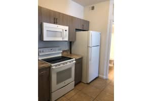 18310 NW 68th Ave f, Hialeah, FL 33015, Sold 08/07/24
