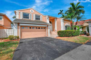 9565 NW 9th Ct, Plantation, FL 33324, Sold 04/18/24