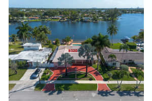 8320 NW 185th St, Hialeah, FL 33015, Sold 06/12/24