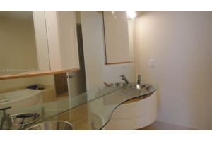 18101 Collins Ave #5306, Sunny Isles Beach, FL 33160, Sold 04/15/24