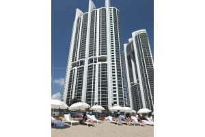 18001 Collins Ave #1517, Sunny Isles Beach, FL 33160, Sold 05/29/24