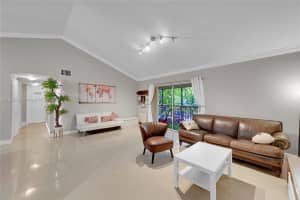 3083 N Oakland Forest Dr APT 307, Oakland Park, FL 33309, Sold 09/11/24