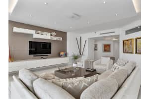 19500 Turnberry Way #18a, Miami, FL 33180, Sold 07/31/24