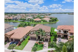 8770 Lakeview Dr, Parkland, FL 33076, Sold 05/23/24