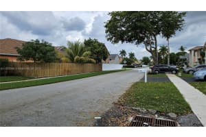 1401 SW 97th Ave, Pembroke Pines, FL 33025, Sold 08/16/24