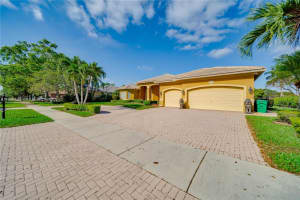 3987 SW 140th Ave, Davie, FL 33330, Sold 05/21/24