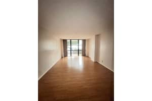 800 Parkview Dr APT 126, Hallandale Beach, FL 33009, Sold 10/15/24