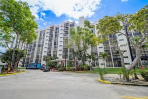 17011 N Bay Rd APT 419, Sunny Isles Beach, FL 33160, Sold 07/03/24