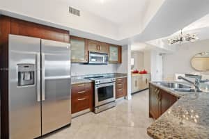 20000 E Country Club Dr APT 706, Aventura, FL 33180, Sold 09/23/24
