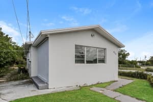 824 Dr Martin Luther King Jr Blvd, West Palm Beach, FL 33404, Sold 09/20/24