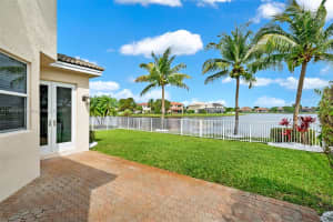 19307 SW 65th St, Fort Lauderdale, FL 33332, Sold 05/23/24