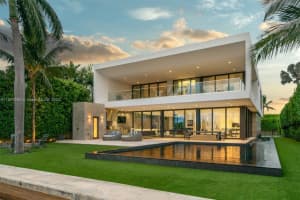 700 Lakeview Dr, Miami Beach, FL 33140, Sold 05/31/24
