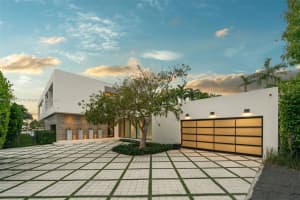 700 Lakeview Dr, Miami Beach, FL 33140, Sold 05/31/24