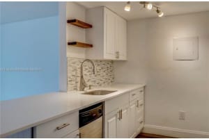 9371 Fontainebleau Blvd APT I104, Miami, FL 33172, Sold 05/03/24