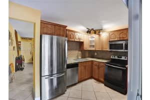 10560 NW 8th St, Pembroke Pines, FL 33026, Sold 10/21/24