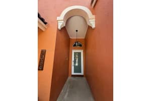 2034 SE 13th St, Homestead, FL 33035, Sold 05/03/24