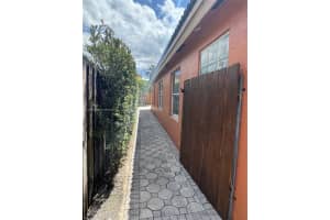 2034 SE 13th St, Homestead, FL 33035, Sold 05/03/24