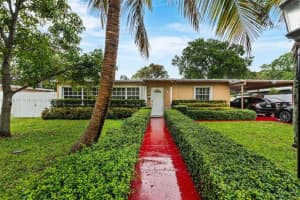 761 Ne 139th St, North Miami