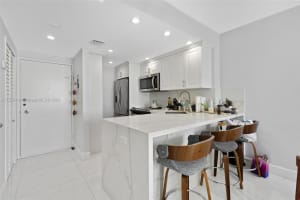 2899 Collins Ave APT 1037, Miami Beach, FL 33140, Sold 05/24/24