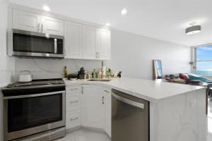 2899 Collins Ave APT 1037, Miami Beach, FL 33140, Sold 05/24/24