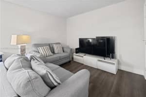 8851 NW 119th St Unit 3416-3, Hialeah Gardens, FL 33018, Sold 09/30/24