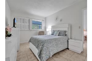 1100 Hillcrest Ct APT 309, Hollywood, FL 33021, Sold 06/04/24
