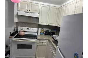 16450 NW 2nd Ave APT 212, Miami, FL 33169, Sold 05/17/24