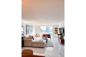 437 Golden Isles Dr #15e, Hallandale Beach, FL 33009, Sold 05/15/24