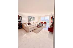 437 Golden Isles Dr #15e, Hallandale Beach, FL 33009, Sold 05/15/24
