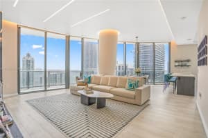 45 SW 9th St Apt 4603, Miami, FL 33130, Sold 07/31/24