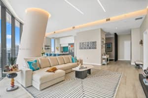 45 SW 9th St Apt 4603, Miami, FL 33130, Sold 07/31/24