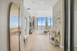 45 SW 9th St Apt 4603, Miami, FL 33130, Sold 07/31/24