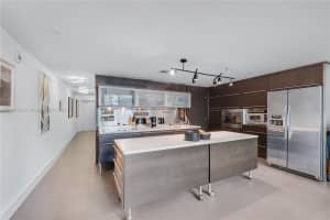 6000 Collins Ave APT 327, Miami Beach, FL 33140, Sold 05/17/24