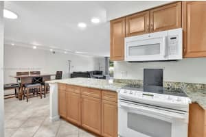 1000 Spanish River Rd #2f, Boca Raton, FL 33432, Sold 07/05/24