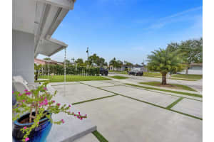 17425 NW 77th Ct, Hialeah, FL 33015, Sold 08/02/24
