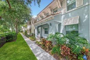 8158 Cascada Isles Dr, Hollywood, FL 33024, Sold 11/14/24