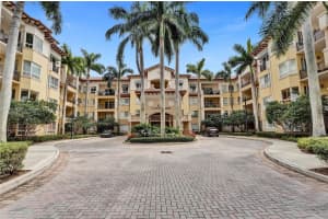 16100 Emerald Estates Dr APT 297, Weston, FL 33331, Sold 05/29/24