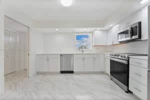 271 S Hollybrook Dr APT 307, Pembroke Pines, FL 33025, Sold 09/16/24