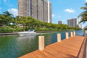 3463 NE 171 St, North Miami Beach, FL 33160, Sold 03/07/25