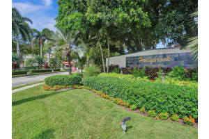 271 S Hollybrook Dr APT 202, Pembroke Pines, FL 33025, Sold 07/29/24