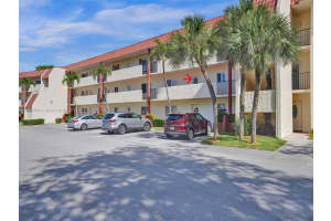 271 S Hollybrook Dr APT 202, Pembroke Pines, FL 33025, Sold 07/29/24