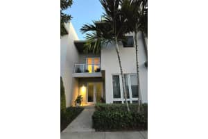 10440 NW 66th St, Doral, FL 33178, Sold 06/17/24